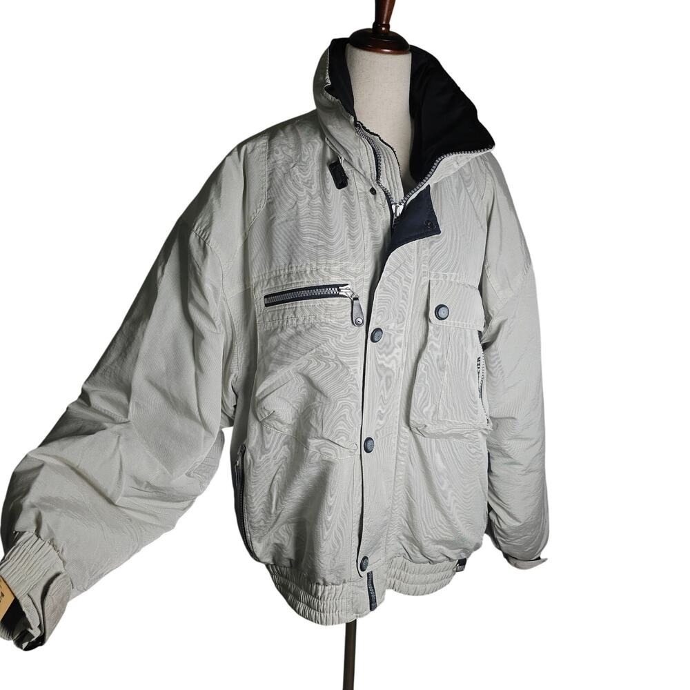 Retro Obermeyer Winter White Ski Jacket with Black Trim Tons of Pockets Mens XL